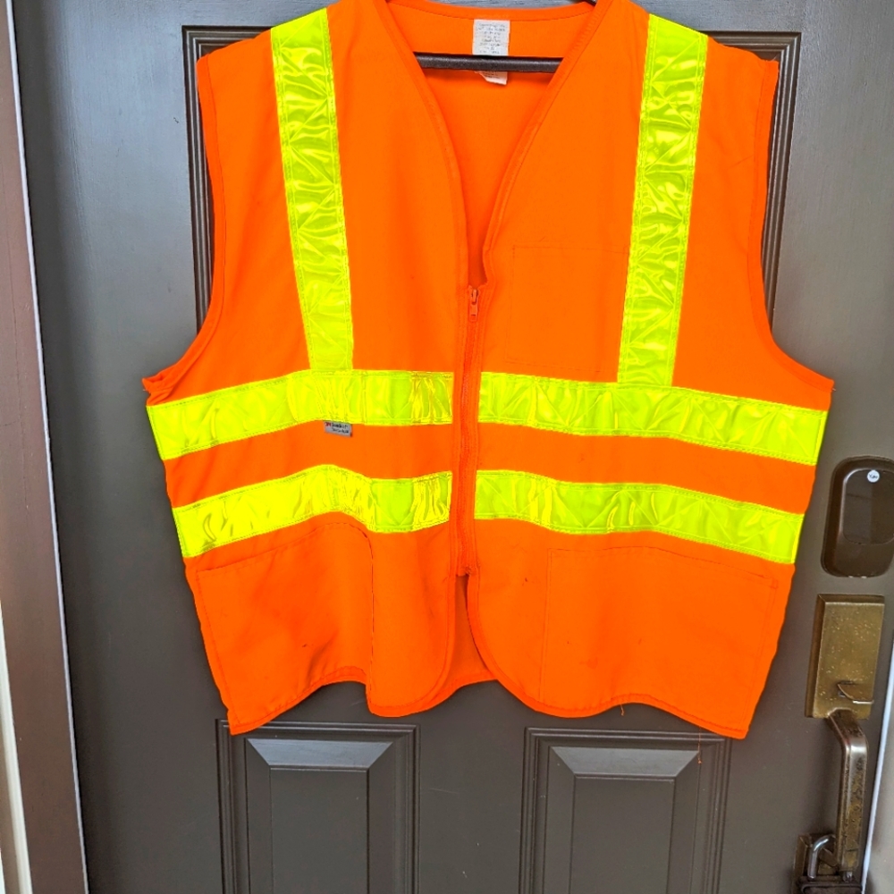 Reflective Safety Vest, Mens 2XL, Zip Front, Made in USA. Like New